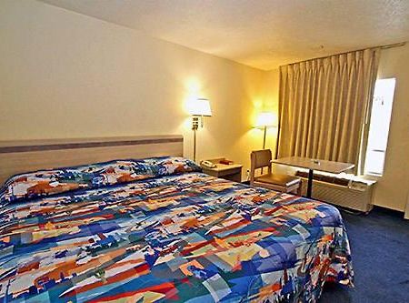 Knights Inn Jacksonville Airport Habitación foto